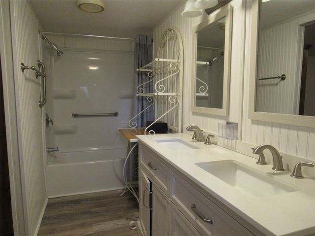 307 Spanish Oak Street, Somerville, TX 77879