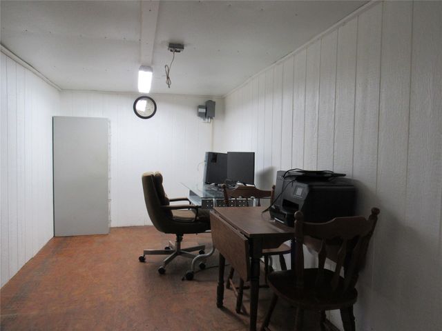 307 Spanish Oak Street, Somerville, TX 77879