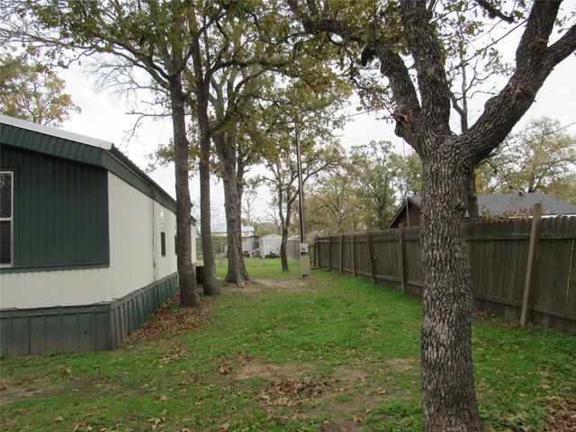 307 Spanish Oak Street, Somerville, TX 77879