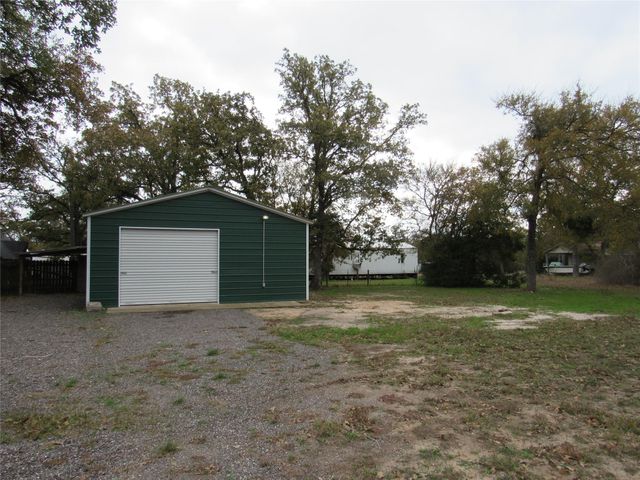 307 Spanish Oak Street, Somerville, TX 77879