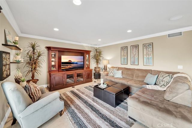 21382 Lemontree, Huntington Beach, CA 92646