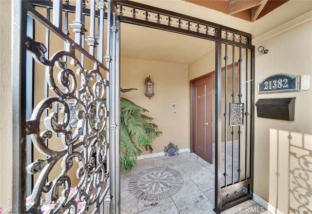 21382 Lemontree, Huntington Beach, CA 92646