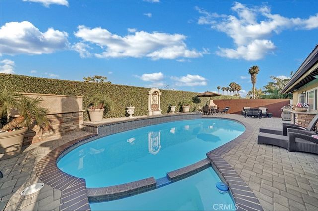 21382 Lemontree, Huntington Beach, CA 92646