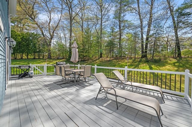 65 Center St, Groveland, MA 01834