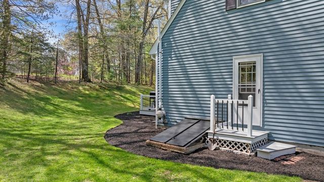 65 Center St, Groveland, MA 01834
