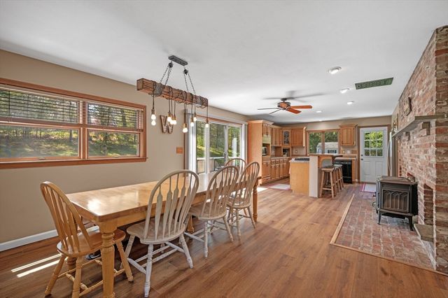 65 Center St, Groveland, MA 01834