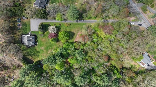 65 Center St, Groveland, MA 01834