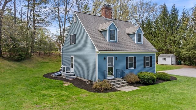 65 Center St, Groveland, MA 01834
