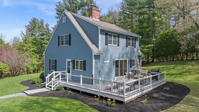 65 Center St, Groveland, MA 01834