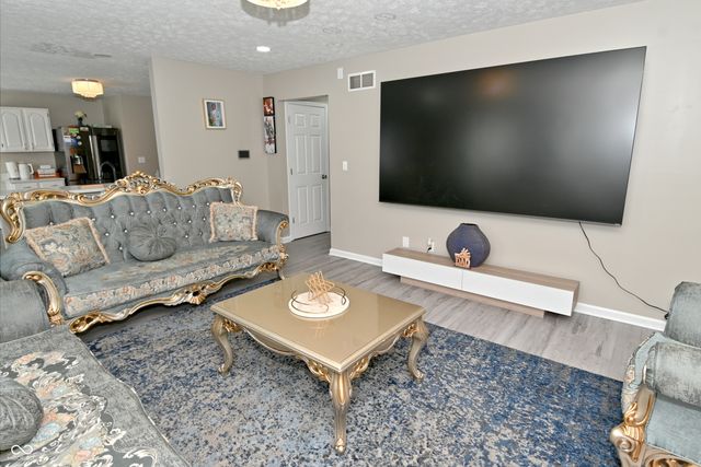 10397 Hillsborough Drive, Fishers, IN 46037