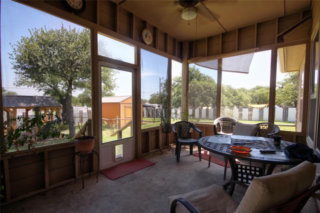 710 Panorama DR, Buchanan Dam, TX 78609