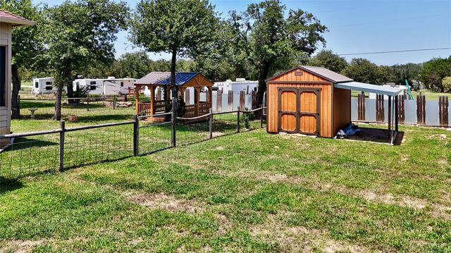 710 Panorama DR, Buchanan Dam, TX 78609