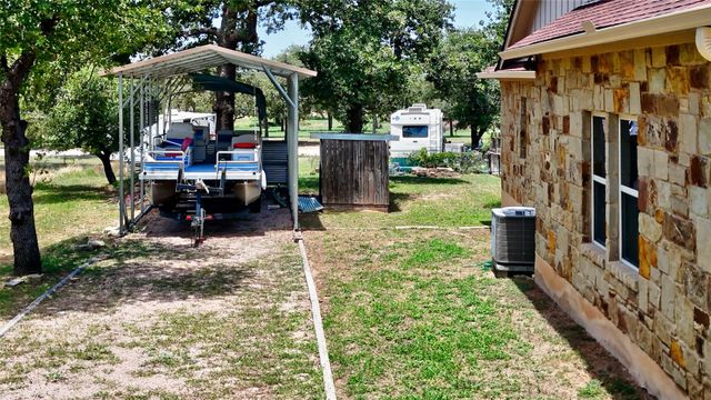 710 Panorama DR, Buchanan Dam, TX 78609