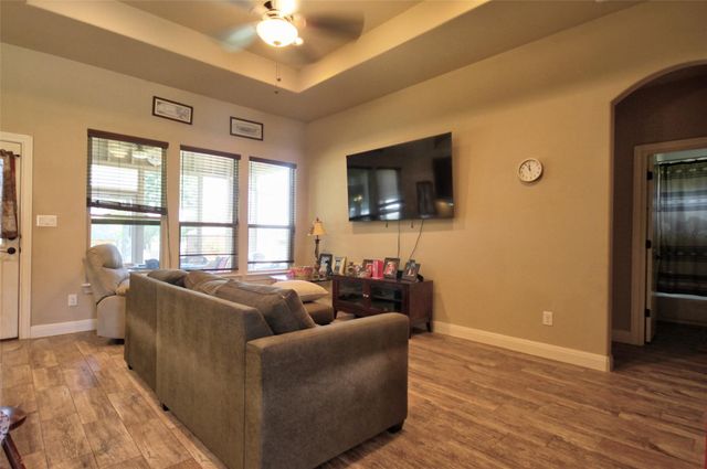 710 Panorama DR, Buchanan Dam, TX 78609