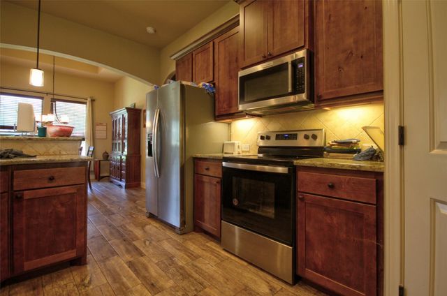 710 Panorama DR, Buchanan Dam, TX 78609
