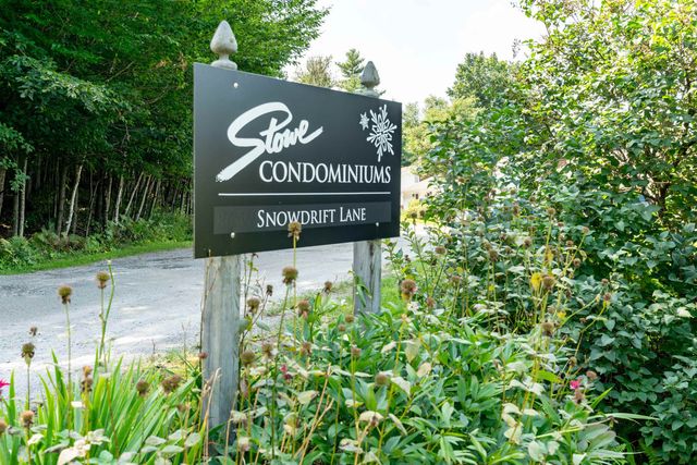 24 Snowdrift Ln Apt A3, Stowe, VT 05672