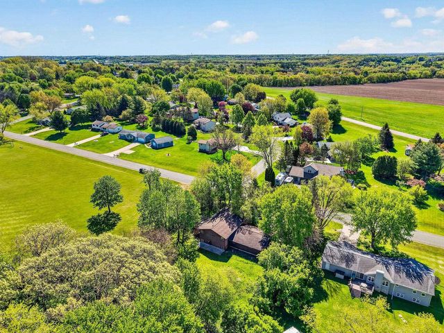 3848 Sunny Wood Drive, Deforest, WI 53532