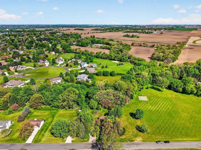 3848 Sunny Wood Drive, Deforest, WI 53532