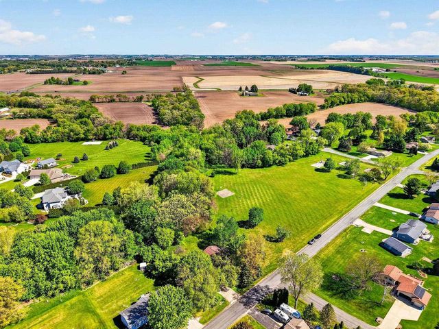 3848 Sunny Wood Drive, Deforest, WI 53532
