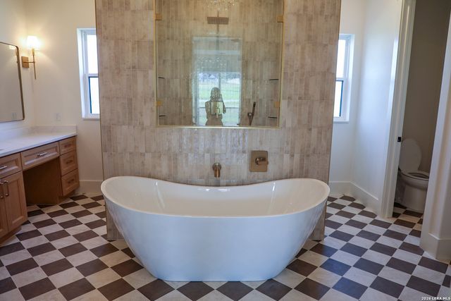 977 PINTO CYN, Bandera, TX 78003