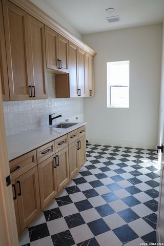 977 PINTO CYN, Bandera, TX 78003