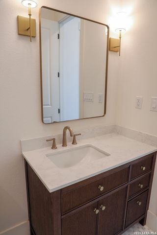 977 PINTO CYN, Bandera, TX 78003
