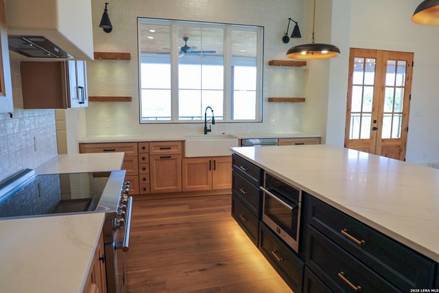 977 PINTO CYN, Bandera, TX 78003