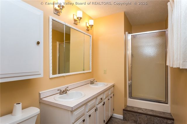1377 Nottingham Road, Charleston, WV 25314