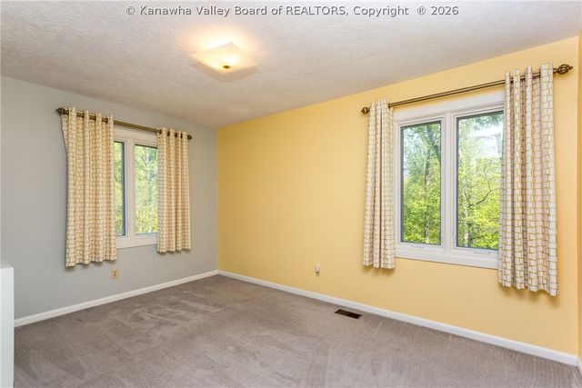 1377 Nottingham Road, Charleston, WV 25314