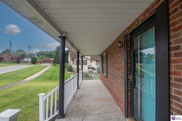 102 Kristen Court, Radcliff, KY 40160