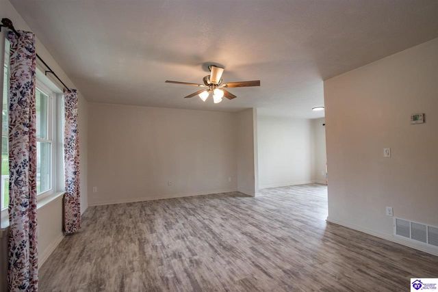 102 Kristen Court, Radcliff, KY 40160