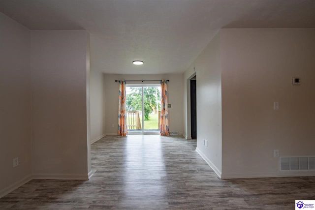 102 Kristen Court, Radcliff, KY 40160