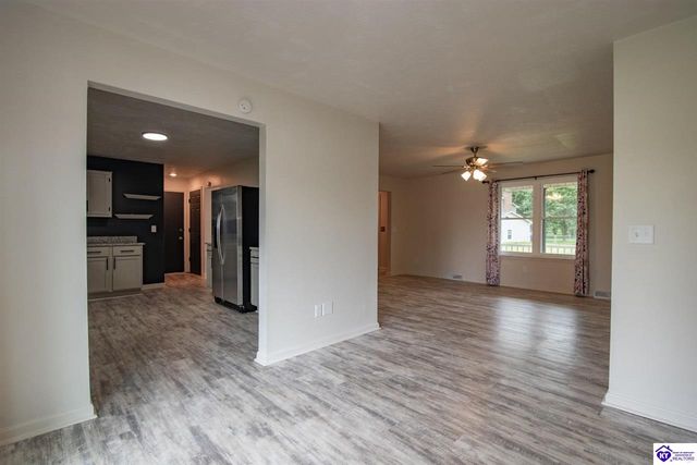 102 Kristen Court, Radcliff, KY 40160