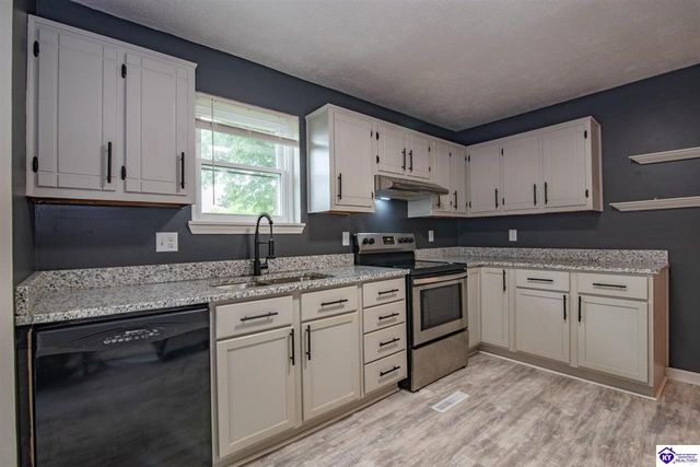 102 Kristen Court, Radcliff, KY 40160
