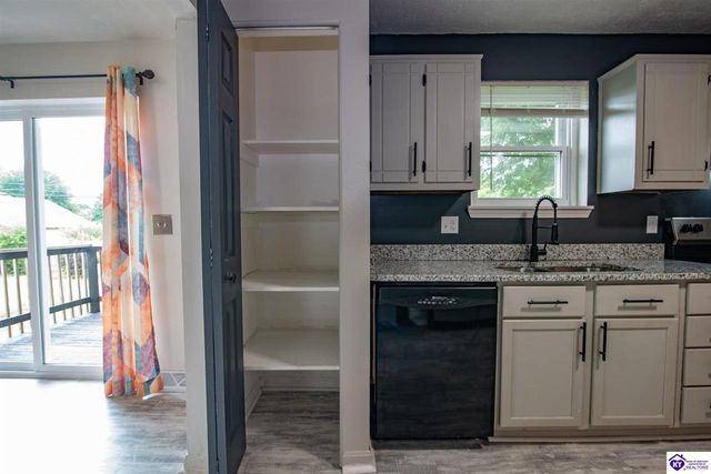 102 Kristen Court, Radcliff, KY 40160