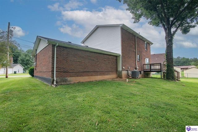 102 Kristen Court, Radcliff, KY 40160