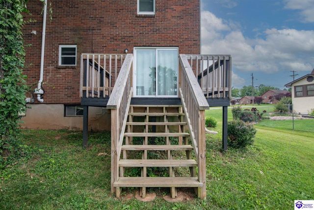 102 Kristen Court, Radcliff, KY 40160