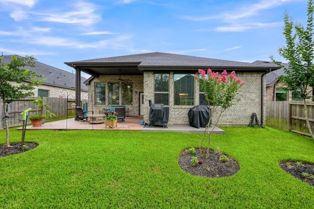 111 Yellow Perch Way, Conroe, TX 77318