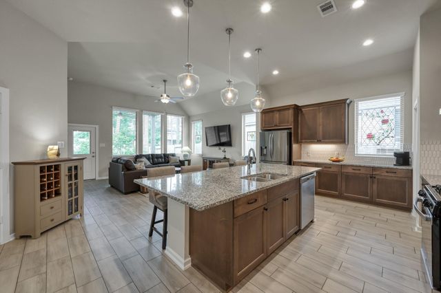 111 Yellow Perch Way, Conroe, TX 77318