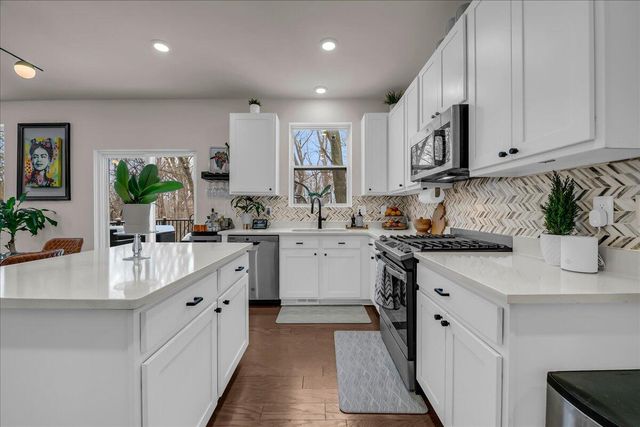 2165 Wiltshire Drive, Ypsilanti, MI 48198