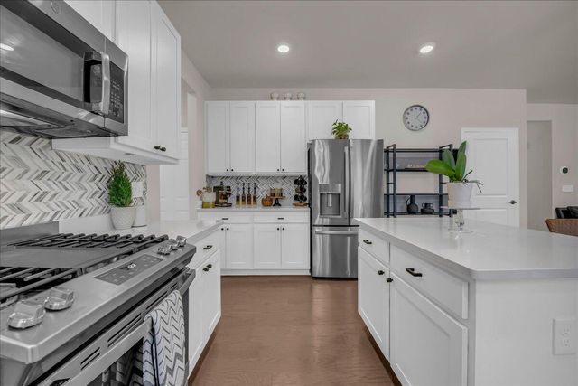 2165 Wiltshire Drive, Ypsilanti, MI 48198