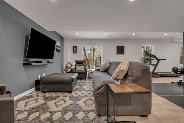 2165 Wiltshire Drive, Ypsilanti, MI 48198