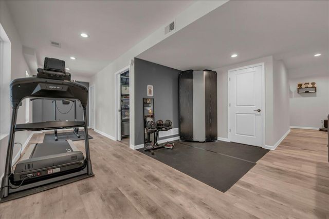 2165 Wiltshire Drive, Ypsilanti, MI 48198