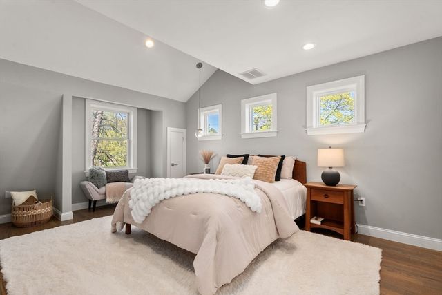 1935 Commonwealth Ave 1935, Newton, MA 02466