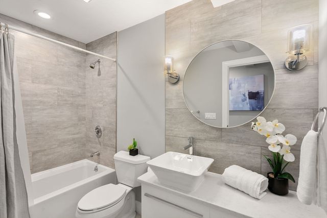 1935 Commonwealth Ave 1935, Newton, MA 02466