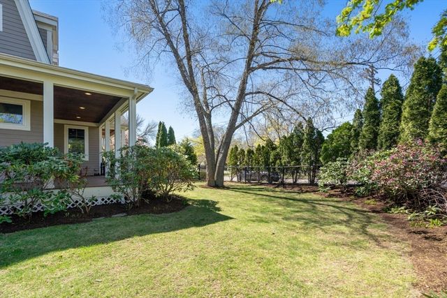 1935 Commonwealth Ave 1935, Newton, MA 02466