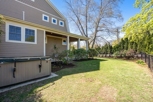 1935 Commonwealth Ave 1935, Newton, MA 02466