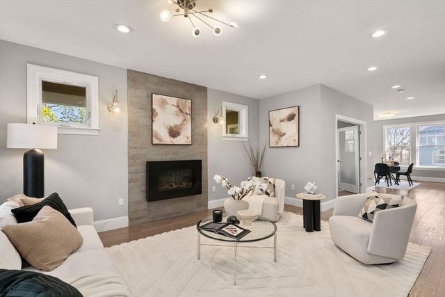 1935 Commonwealth Ave 1935, Newton, MA 02466
