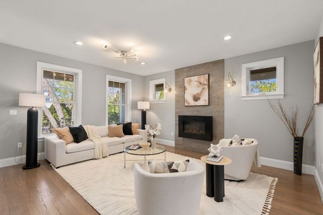 1935 Commonwealth Ave 1935, Newton, MA 02466