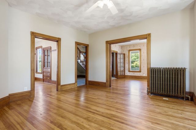 38 Highland St, Reading, MA 01867